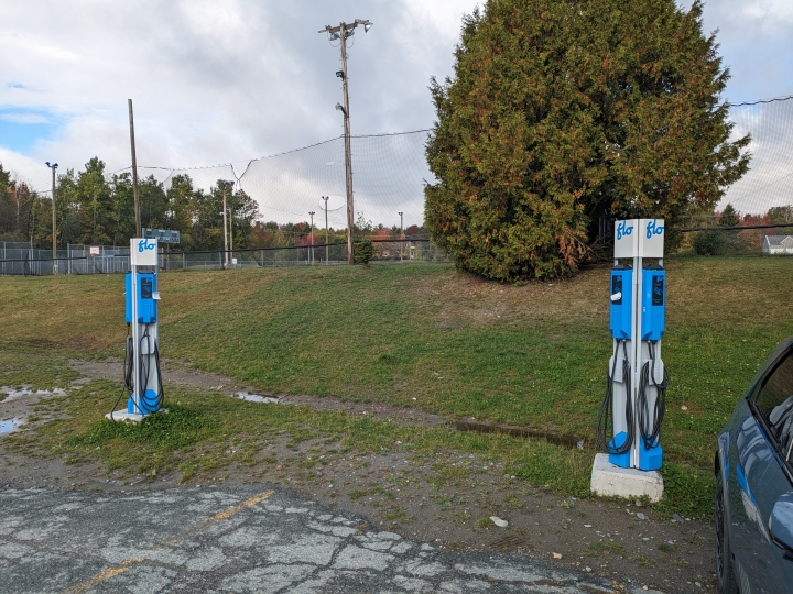 Installation de bornes électriques au parc Desjardins
