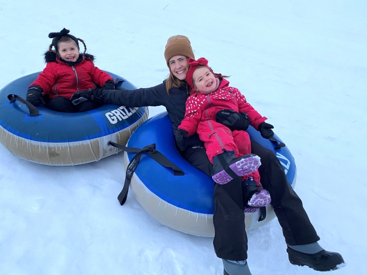 Prêt de tubes de glisse et trottinettes des neiges